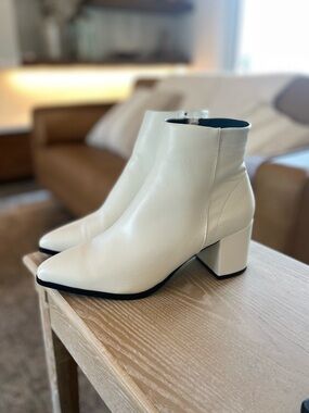 Madden Girl Dafni White Pointed Toe Block Heel Boots 9M NEW
